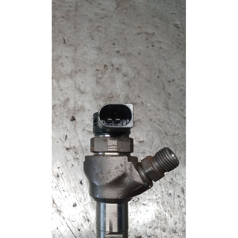 Recambio de inyector para volkswagen caddy iv furgoneta/monovolumen (saa, sah) 2.0 tdi referencia OEM IAM 0445110469 04L130277AC