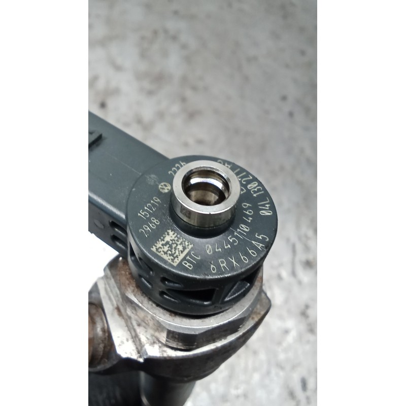 Recambio de inyector para volkswagen caddy iv furgoneta/monovolumen (saa, sah) 2.0 tdi referencia OEM IAM 0445110469 04L130277AC