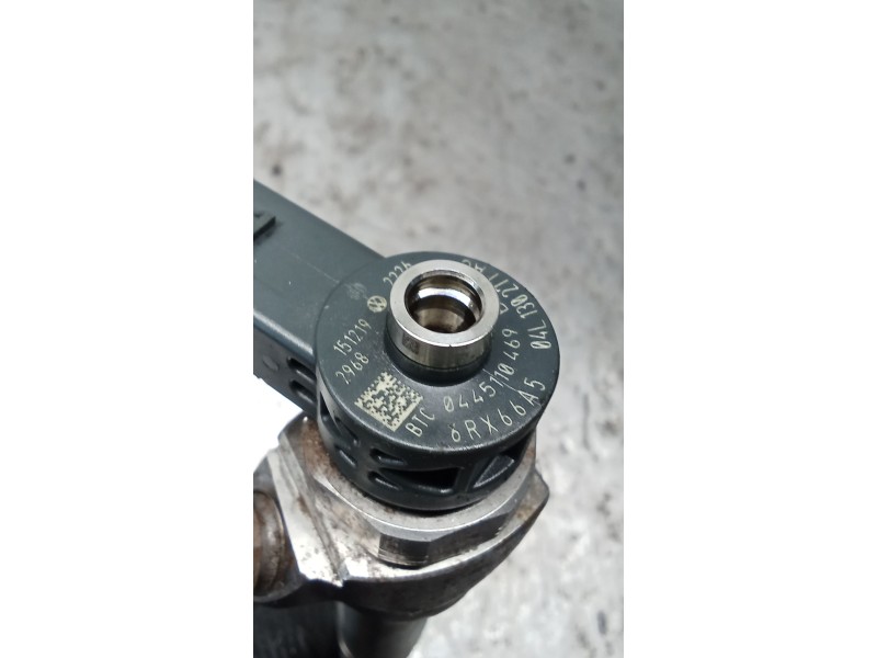 Recambio de inyector para volkswagen caddy iv furgoneta/monovolumen (saa, sah) 2.0 tdi referencia OEM IAM 0445110469 04L130277AC