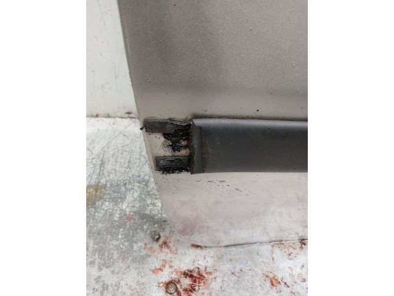 Recambio de puerta delantera izquierda para fiat punto (176_) 1.7 td referencia OEM IAM  5P 