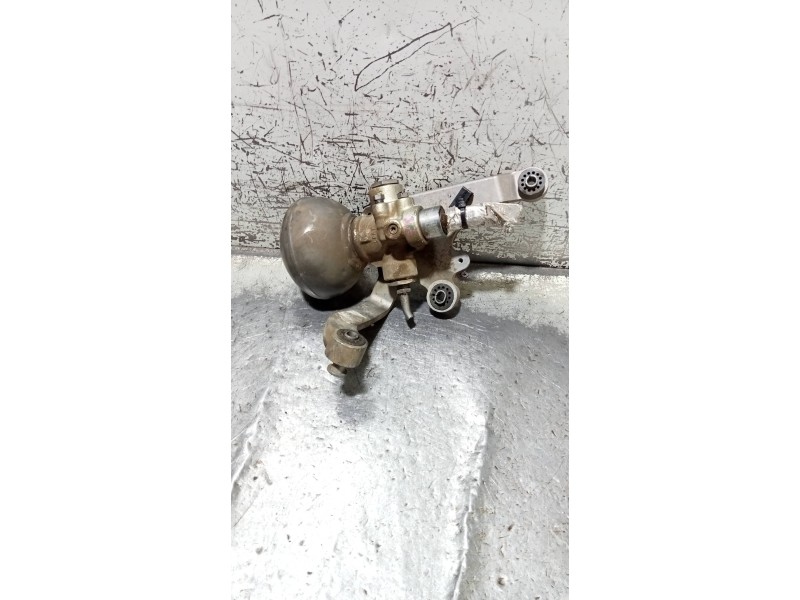 Recambio de acumulador central amortiguacion para citroen c5 berlina exclusive referencia OEM IAM 9655235680 9657351680 