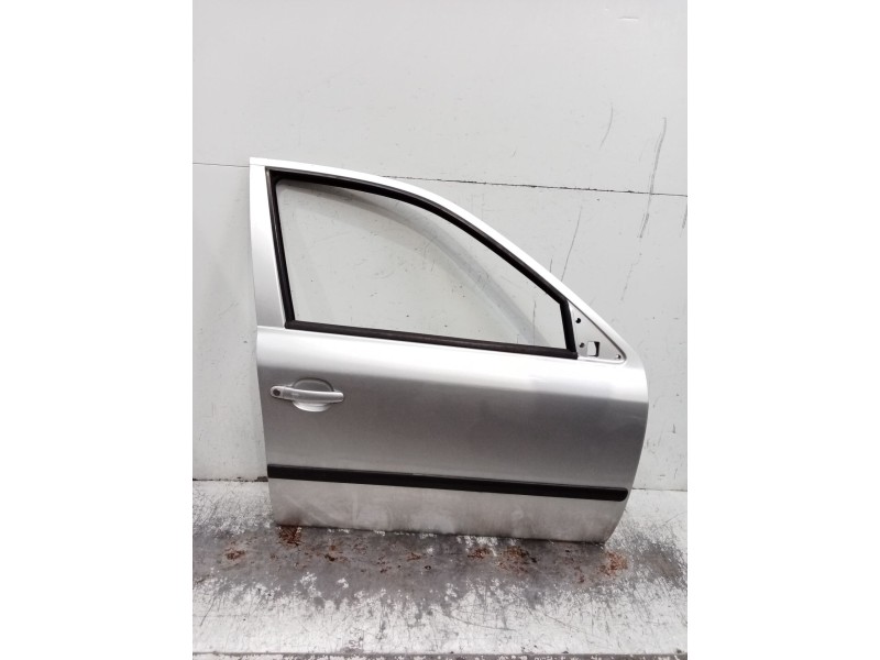 Recambio de puerta delantera derecha para skoda octavia i (1u2) 1.9 tdi referencia OEM IAM  5P 