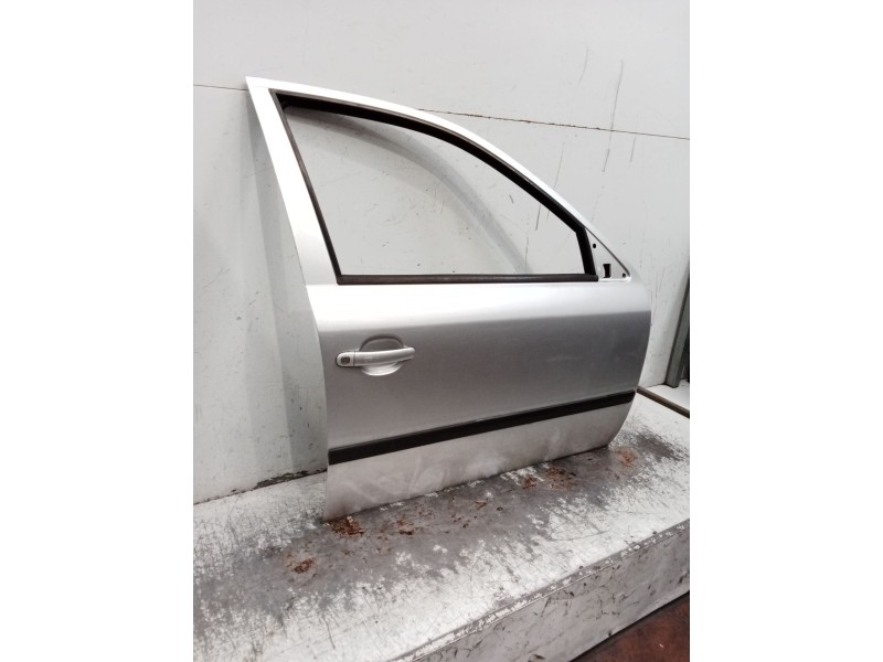 Recambio de puerta delantera derecha para skoda octavia i (1u2) 1.9 tdi referencia OEM IAM  5P 