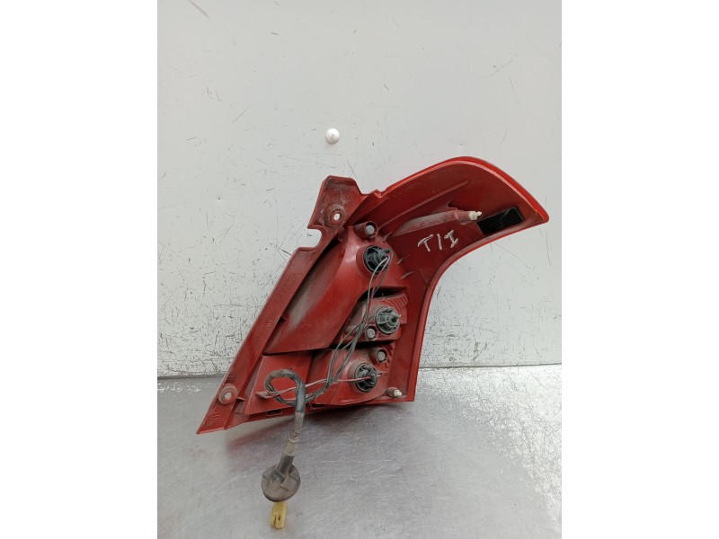 Recambio de piloto trasero izquierdo para suzuki swift iii (mz, ez) 1.3 ddis (rs 413d) referencia OEM IAM   2005