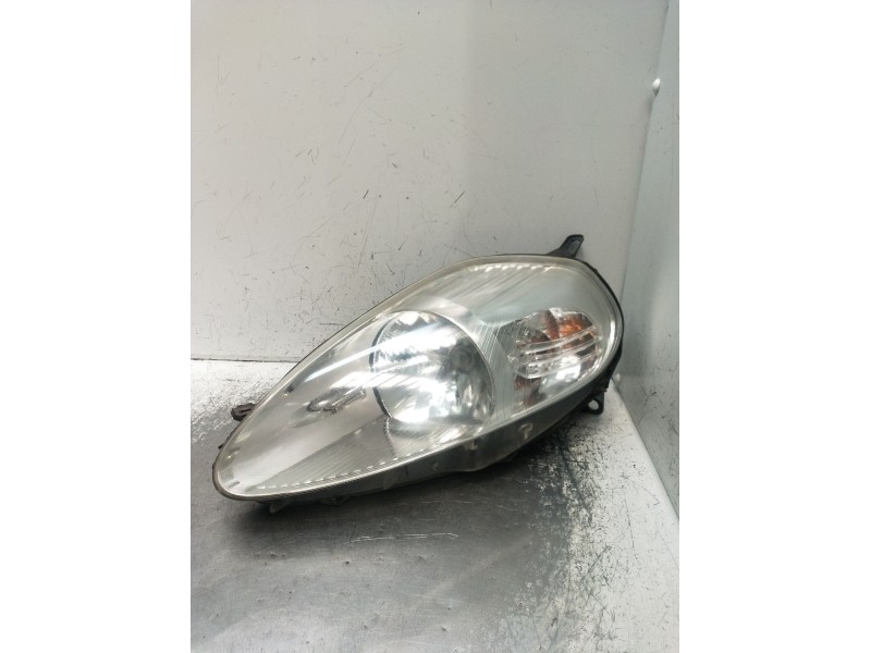Recambio de faro izquierdo para fiat grande punto (199_) 1.4 16v (199bxg1b, 199axg1b) referencia OEM IAM   2005