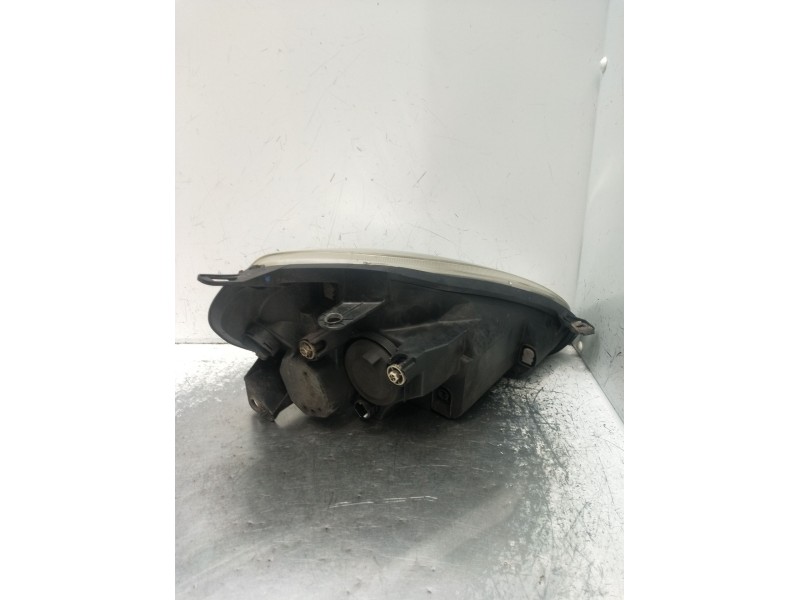 Recambio de faro izquierdo para fiat grande punto (199_) 1.4 16v (199bxg1b, 199axg1b) referencia OEM IAM   2005
