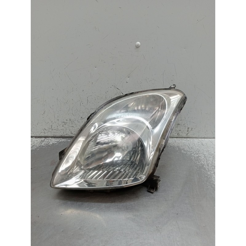 Recambio de faro izquierdo para suzuki swift iii (mz, ez) 1.3 ddis (rs 413d) referencia OEM IAM 3530062J11  2005