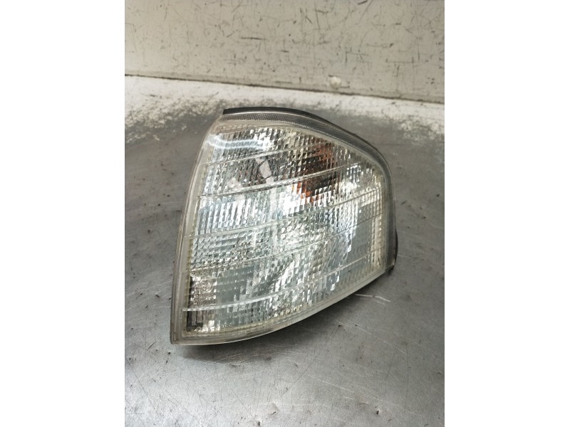 Recambio de piloto delantero derecho para mercedes-benz clase c (w202) berlina referencia OEM IAM 05252310  