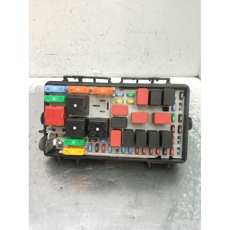 Recambio de caja reles / fusibles para fiat grande punto (199_) 1.4 16v (199bxg1b, 199axg1b) referencia OEM IAM 51744837BZ  2005