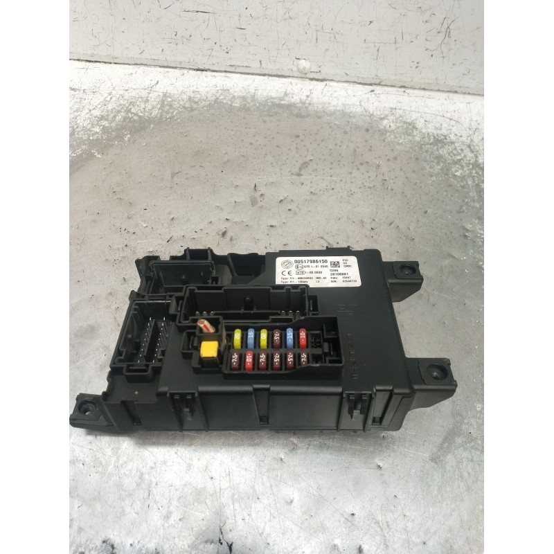 Recambio de caja reles / fusibles para fiat grande punto (199_) 1.4 16v (199bxg1b, 199axg1b) referencia OEM IAM 00517986150 2810