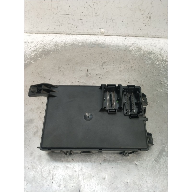 Recambio de caja reles / fusibles para fiat grande punto (199_) 1.4 16v (199bxg1b, 199axg1b) referencia OEM IAM 00517986150 2810