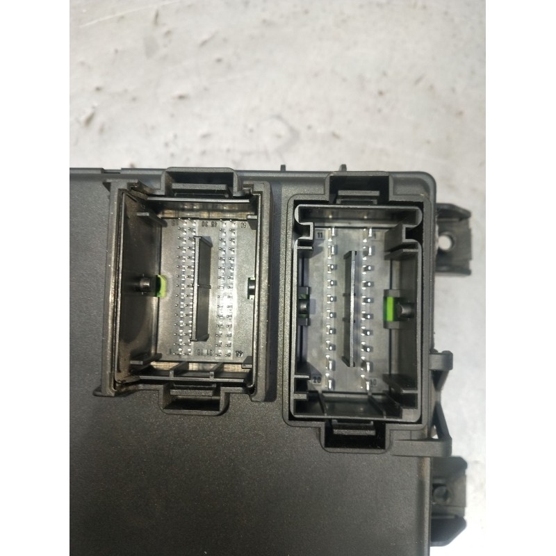 Recambio de caja reles / fusibles para fiat grande punto (199_) 1.4 16v (199bxg1b, 199axg1b) referencia OEM IAM 00517986150 2810