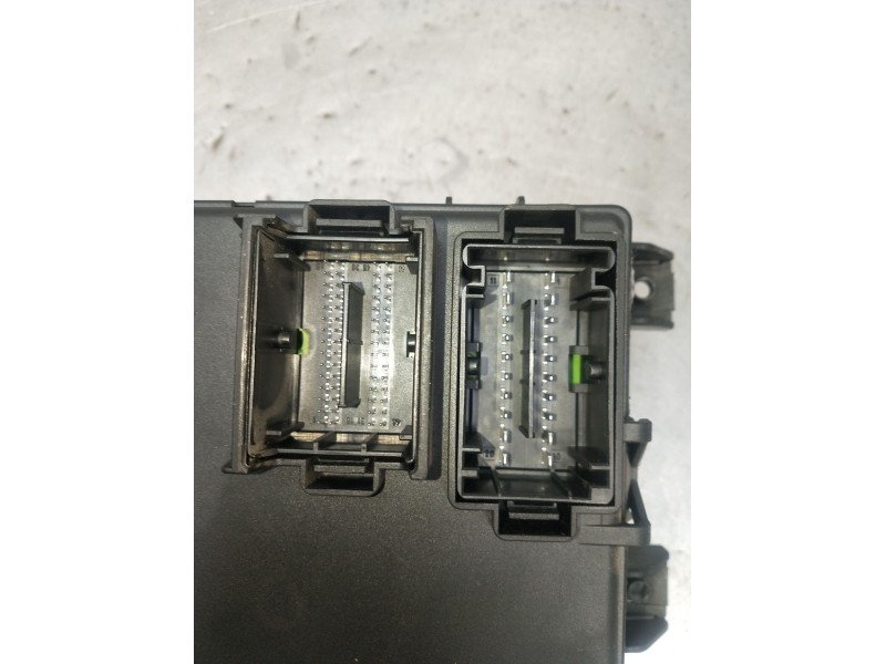 Recambio de caja reles / fusibles para fiat grande punto (199_) 1.4 16v (199bxg1b, 199axg1b) referencia OEM IAM 00517986150 2810