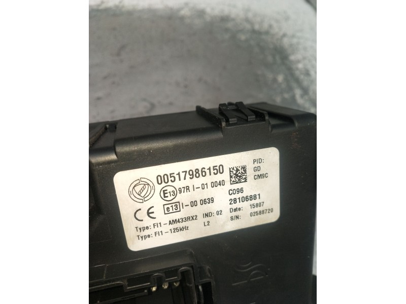Recambio de caja reles / fusibles para fiat grande punto (199_) 1.4 16v (199bxg1b, 199axg1b) referencia OEM IAM 00517986150 2810