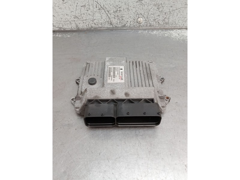 Recambio de centralita motor uce para suzuki swift iii (mz, ez) 1.3 ddis (rs 413d) referencia OEM IAM 55195173 3392062JP0 716000