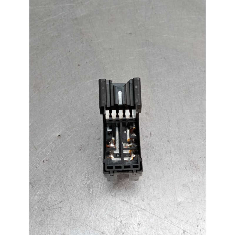 Recambio de mando elevalunas delantero derecho para suzuki swift iii (mz, ez) 1.3 ddis (rs 413d) referencia OEM IAM   2005 5P