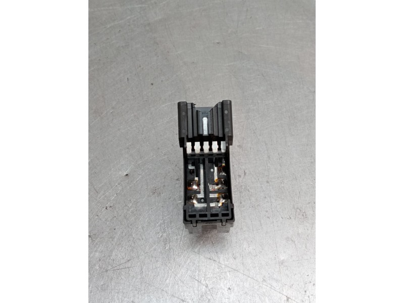 Recambio de mando elevalunas delantero derecho para suzuki swift iii (mz, ez) 1.3 ddis (rs 413d) referencia OEM IAM   2005 5P