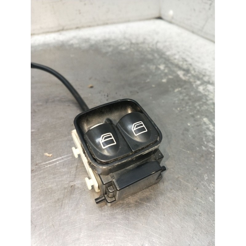 Recambio de mando elevalunas delantero izquierdo para mercedes-benz clase c coupé (cl203) c 220 cdi (203.708) referencia OEM IAM