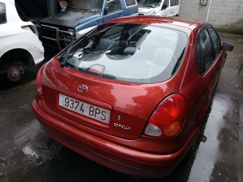 toyota corolla (_e12_) del año 2001