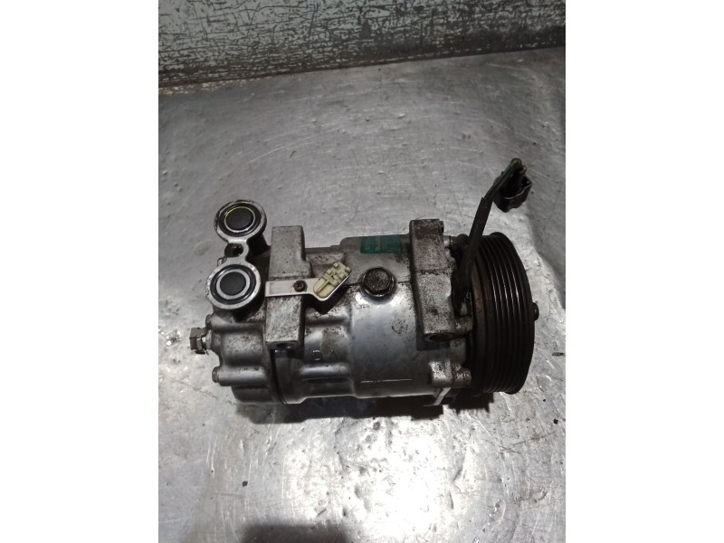 Recambio de compresor aire acondicionado para ford fiesta v (jh_, jd_) 1.6 tdci referencia OEM IAM   