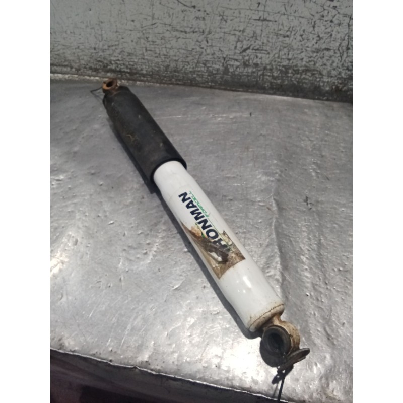 Recambio de amortiguador trasero derecho para mitsubishi l200 / triton (ka_t, kb_t) 2.5 di-d 4wd (kb4t) referencia OEM IAM 24636