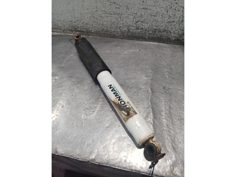 Recambio de amortiguador trasero derecho para mitsubishi l200 / triton (ka_t, kb_t) 2.5 di-d 4wd (kb4t) referencia OEM IAM 24636