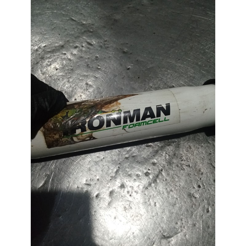 Recambio de amortiguador trasero derecho para mitsubishi l200 / triton (ka_t, kb_t) 2.5 di-d 4wd (kb4t) referencia OEM IAM 24636