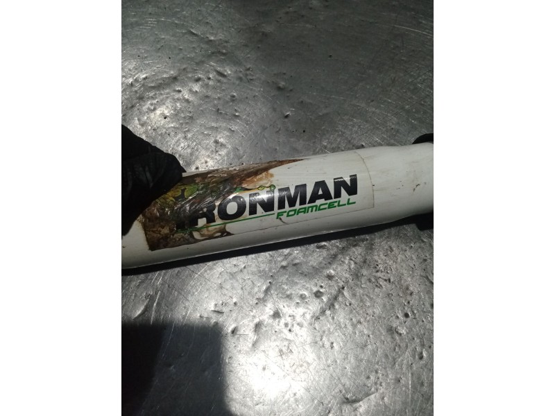 Recambio de amortiguador trasero derecho para mitsubishi l200 / triton (ka_t, kb_t) 2.5 di-d 4wd (kb4t) referencia OEM IAM 24636