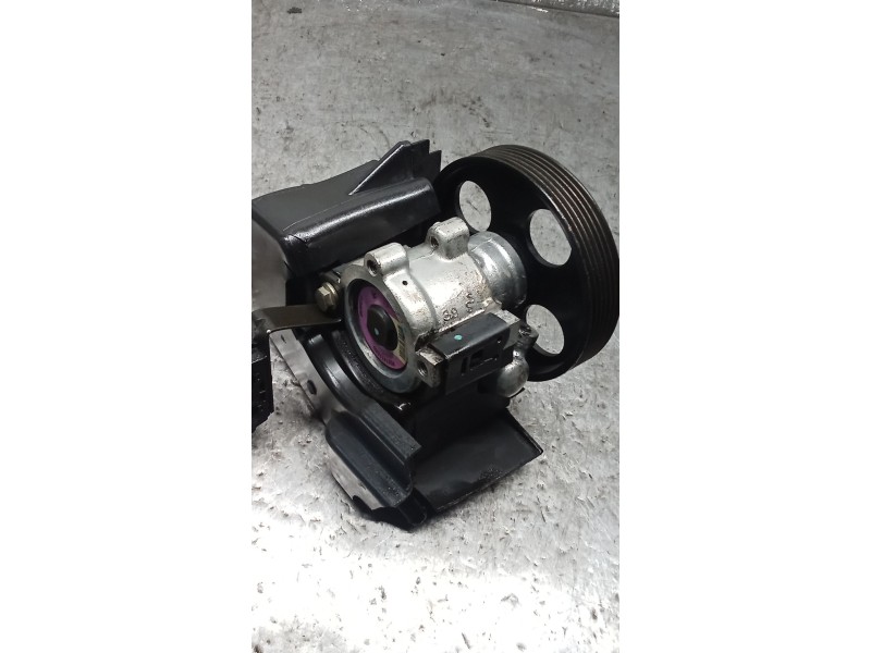 Recambio de bomba direccion para peugeot 206 hatchback (2a/c) 1.6 i referencia OEM IAM 9631411580 26064217 98