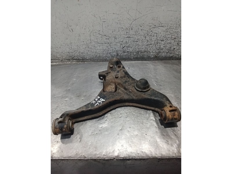 Recambio de brazo suspension inferior delantero derecho para mitsubishi l200 / triton (ka_t, kb_t) 2.5 di-d 4wd (kb4t) referenci