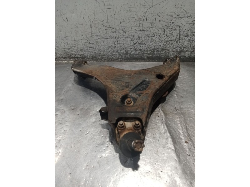 Recambio de brazo suspension inferior delantero derecho para mitsubishi l200 / triton (ka_t, kb_t) 2.5 di-d 4wd (kb4t) referenci