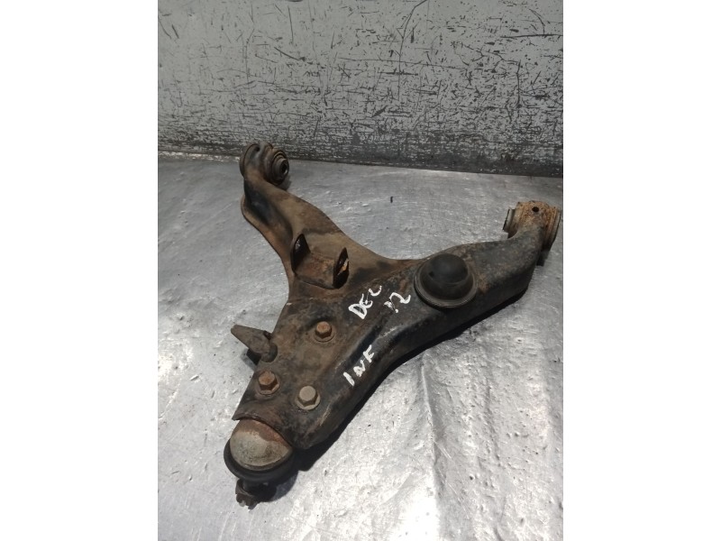 Recambio de brazo suspension inferior delantero izquierdo para mitsubishi l200 / triton (ka_t, kb_t) 2.5 di-d 4wd (kb4t) referen
