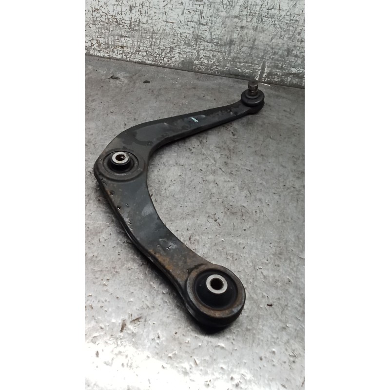 Recambio de brazo suspension inferior delantero derecho para peugeot 206 hatchback (2a/c) 1.6 i referencia OEM IAM   98
