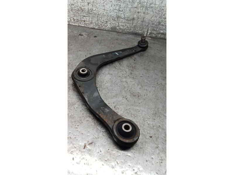 Recambio de brazo suspension inferior delantero derecho para peugeot 206 hatchback (2a/c) 1.6 i referencia OEM IAM   98