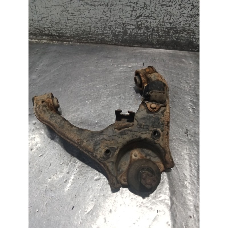 Recambio de brazo suspension superior delantero derecho para mitsubishi l200 / triton (ka_t, kb_t) 2.5 di-d 4wd (kb4t) referenci