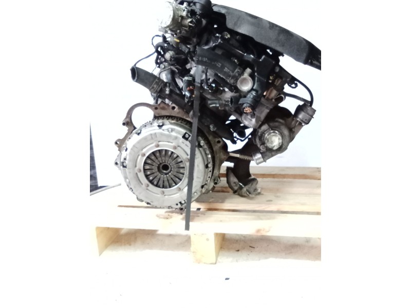 Recambio de motor completo para kia cee´d hatchback (ed) 1.6 crdi 115 referencia OEM IAM D4FB BOSCH 77052816