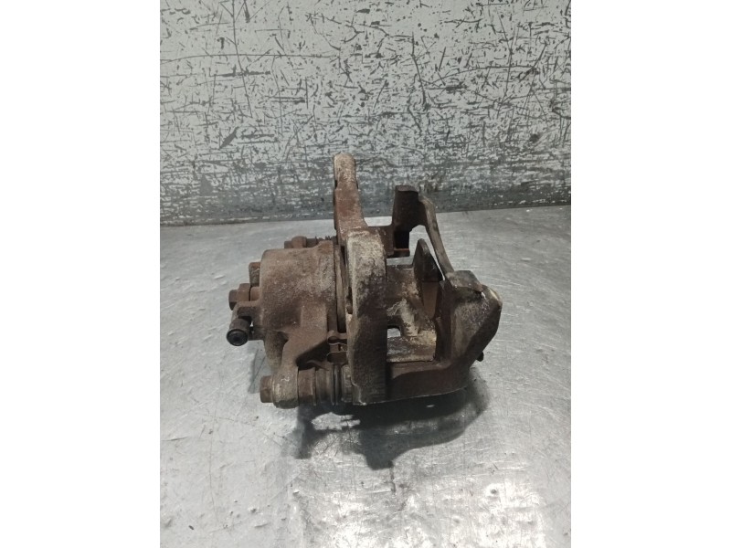 Recambio de pinza freno delantera derecha para mitsubishi l200 / triton (ka_t, kb_t) 2.5 di-d 4wd (kb4t) referencia OEM IAM   05