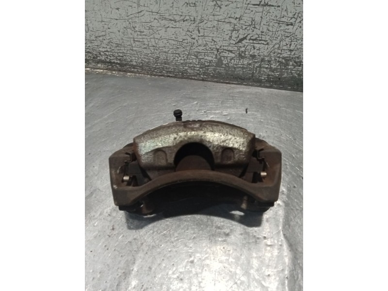 Recambio de pinza freno delantera izquierda para mitsubishi l200 / triton (ka_t, kb_t) 2.5 di-d 4wd (kb4t) referencia OEM IAM   