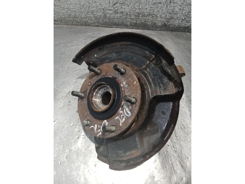 Recambio de mangueta delantera derecha para mitsubishi l200 / triton (ka_t, kb_t) 2.5 di-d 4wd (kb4t) referencia OEM IAM   05