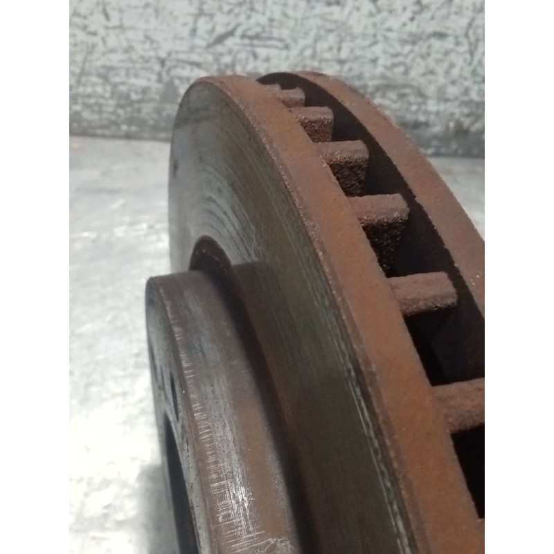 Recambio de disco freno delantero para mitsubishi l200 / triton (ka_t, kb_t) 2.5 di-d 4wd (kb4t) referencia OEM IAM   05