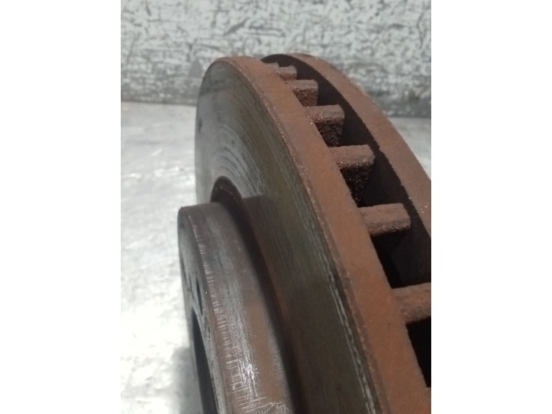 Recambio de disco freno delantero para mitsubishi l200 / triton (ka_t, kb_t) 2.5 di-d 4wd (kb4t) referencia OEM IAM   05