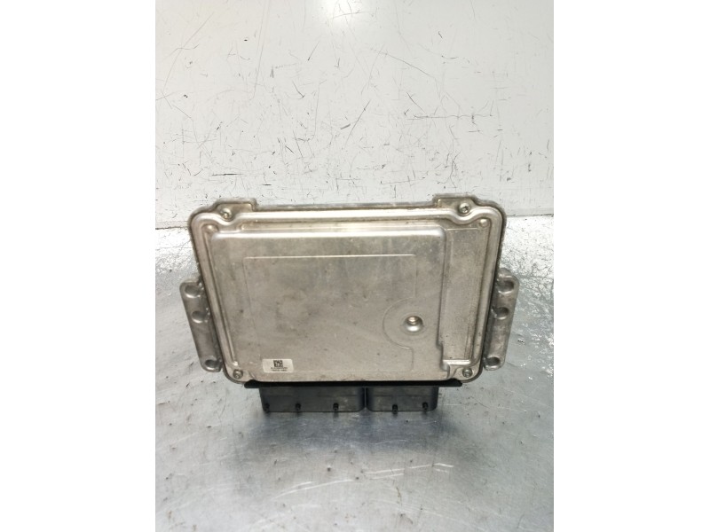 Recambio de centralita motor uce para kia cee´d hatchback (ed) 1.6 crdi 115 referencia OEM IAM 0281013399 391032A715 1039S23247 