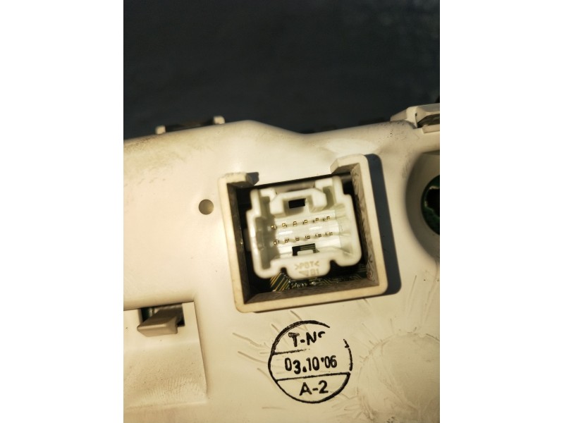 Recambio de cuadro instrumentos para mitsubishi l200 / triton (ka_t, kb_t) 2.5 di-d 4wd (kb4t) referencia OEM IAM MM0039006 A200