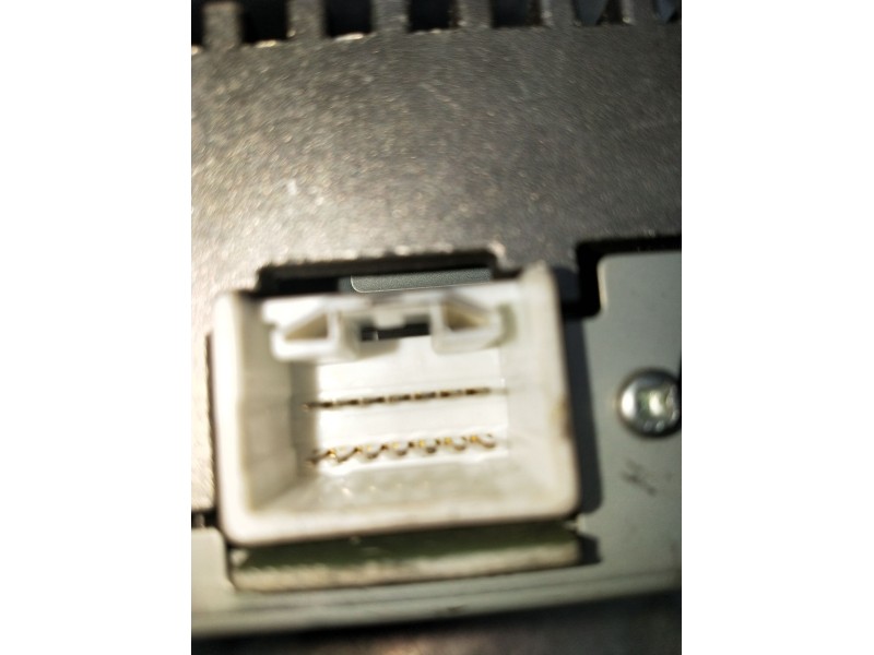 Recambio de sistema audio / radio cd para mitsubishi l200 / triton (ka_t, kb_t) 2.5 di-d 4wd (kb4t) referencia OEM IAM 8701A054H