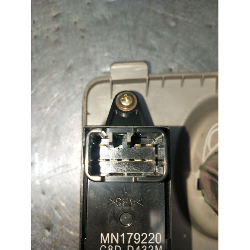 Recambio de mando elevalunas delantero derecho para mitsubishi l200 / triton (ka_t, kb_t) 2.5 di-d 4wd (kb4t) referencia OEM IAM