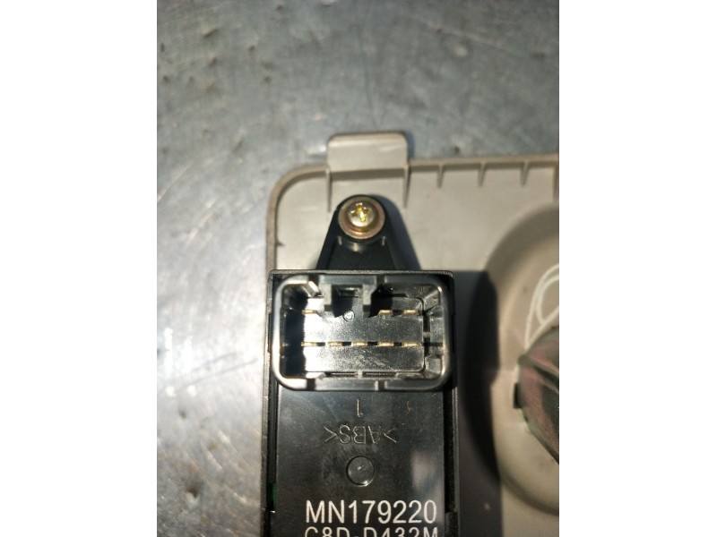 Recambio de mando elevalunas delantero derecho para mitsubishi l200 / triton (ka_t, kb_t) 2.5 di-d 4wd (kb4t) referencia OEM IAM