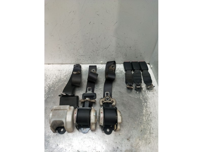 Recambio de juego cinturones trasero para mitsubishi l200 / triton (ka_t, kb_t) 2.5 di-d 4wd (kb4t) referencia OEM IAM  4P 2005