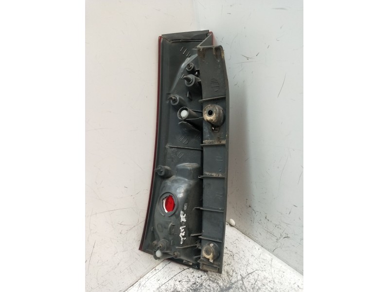 Recambio de piloto trasero izquierdo para kia cee´d hatchback (ed) 1.6 crdi 115 referencia OEM IAM   