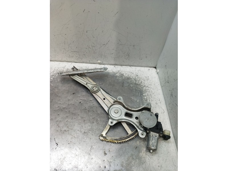 Recambio de elevalunas delantero derecho para mitsubishi l200 / triton (ka_t, kb_t) 2.5 di-d 4wd (kb4t) referencia OEM IAM AE062