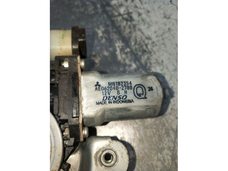 Recambio de elevalunas delantero derecho para mitsubishi l200 / triton (ka_t, kb_t) 2.5 di-d 4wd (kb4t) referencia OEM IAM AE062